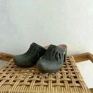 Dansko Deni Green Suede Clogs 37